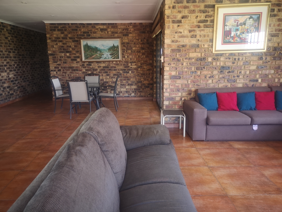 7 Bedroom Property for Sale in Oranjeville Free State